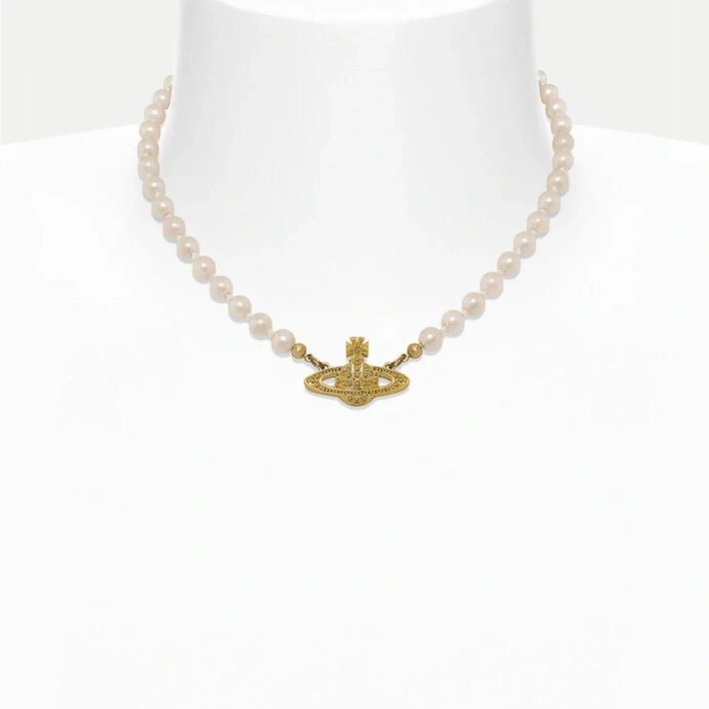 Vivienne Westwood Mini Bas Relief Pearl Choker